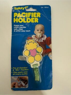 Vintage 1993 Safety 1st Pacifier Holder Teddy Bear Heart NOS Sealed